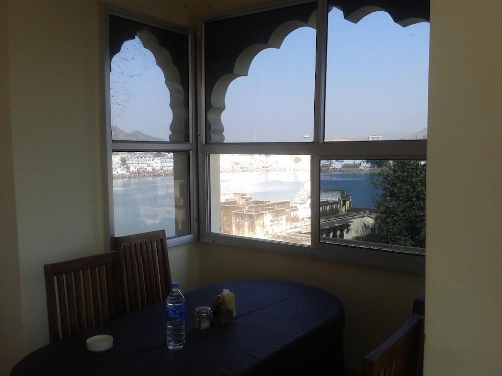 Pushkar Lake Palace Екстериор снимка